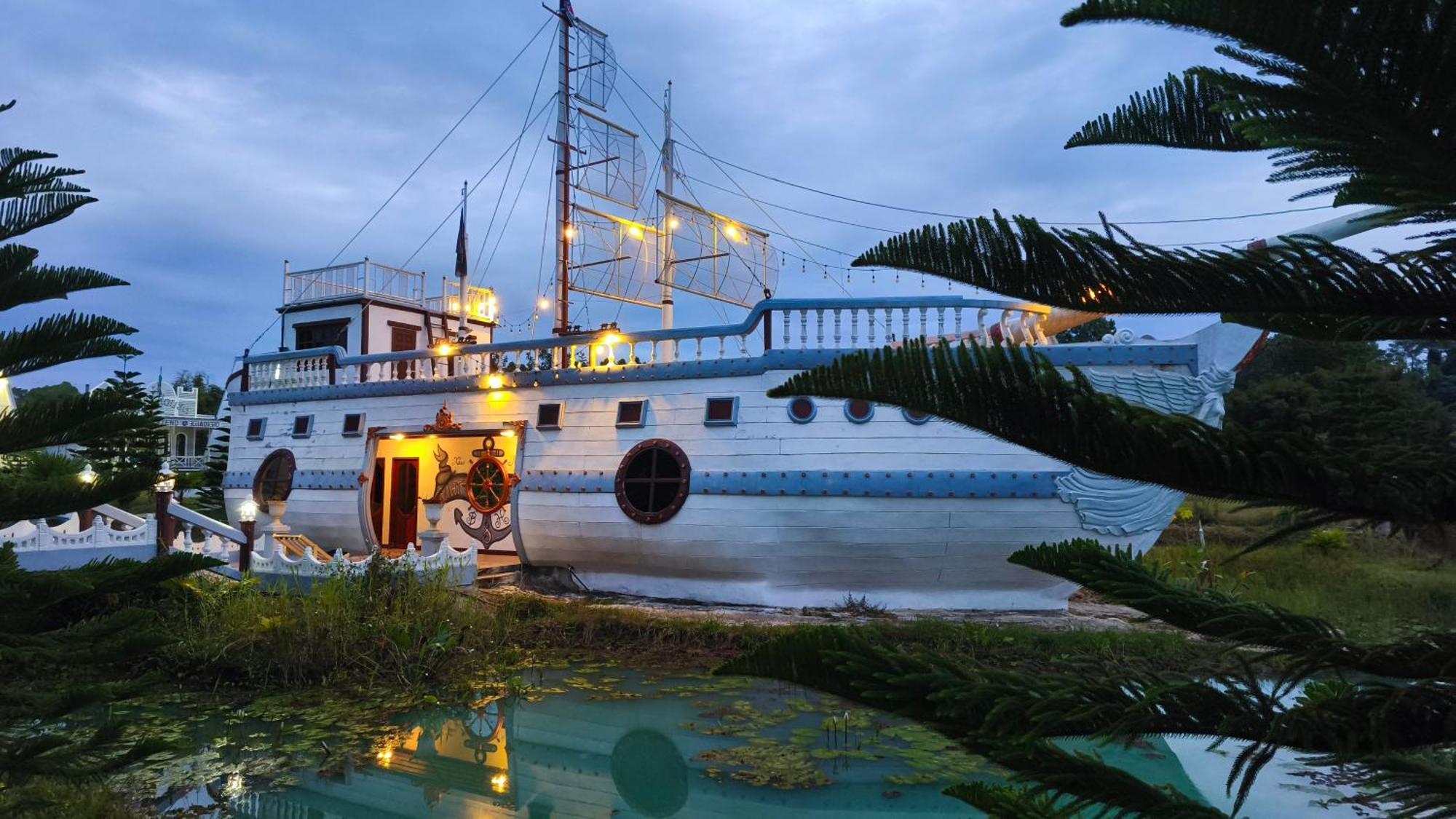 Boat And House Resort Khaukho Kültér fotó